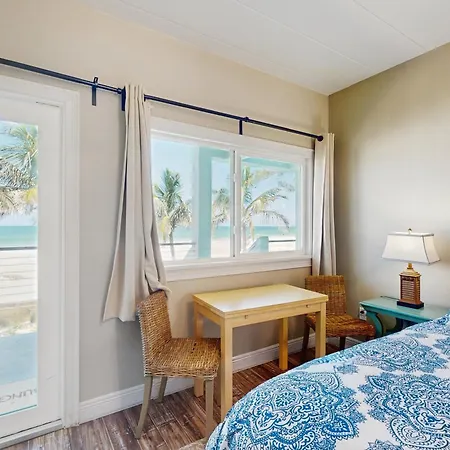 Bungalow Beach Place 6-3